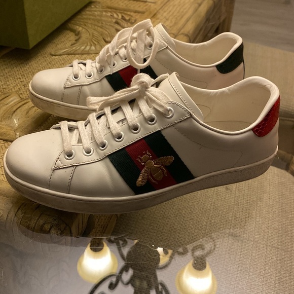 Gucci Womens Ace Sneakers, size
9.5 - 10, barely worn, in box, new laces - Picture 3 of 8